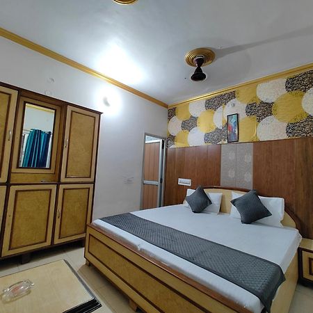 Hotel Swarajya Palace Агра Екстер'єр фото