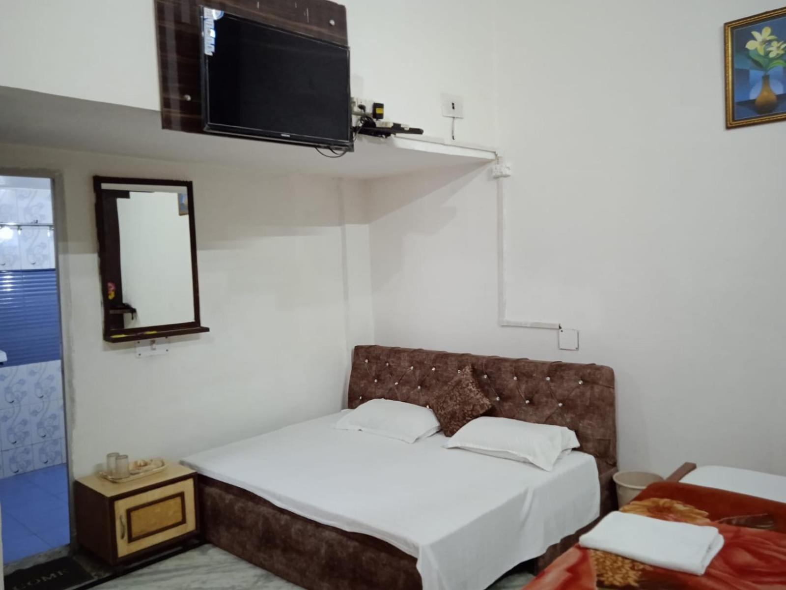 Hotel Swarajya Palace Агра Екстер'єр фото