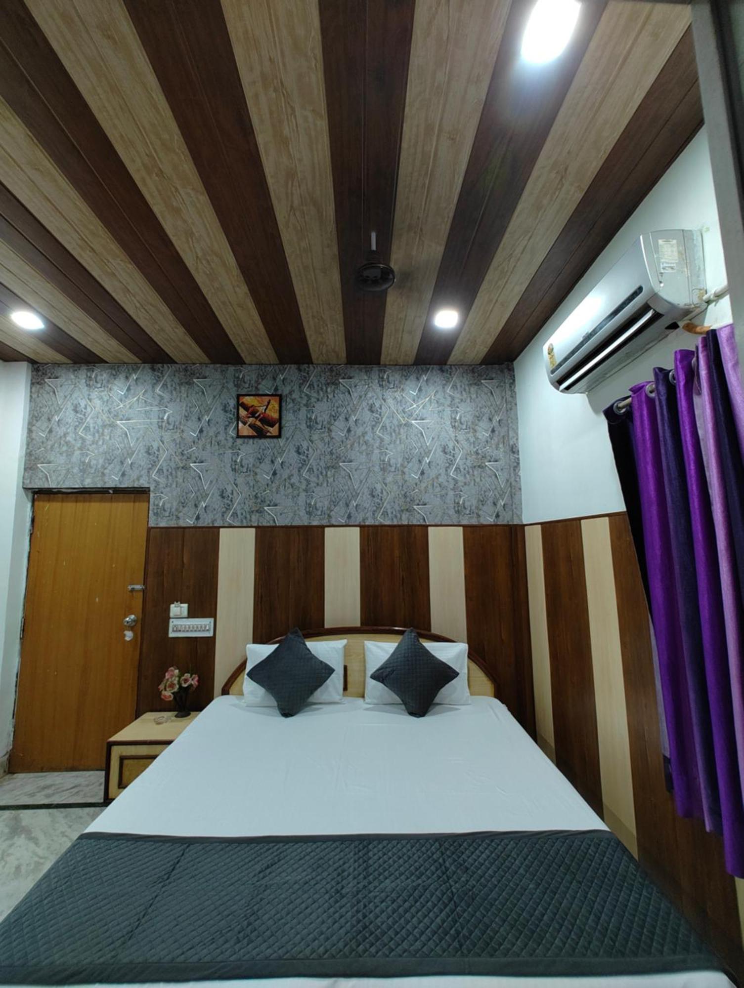 Hotel Swarajya Palace Агра Екстер'єр фото