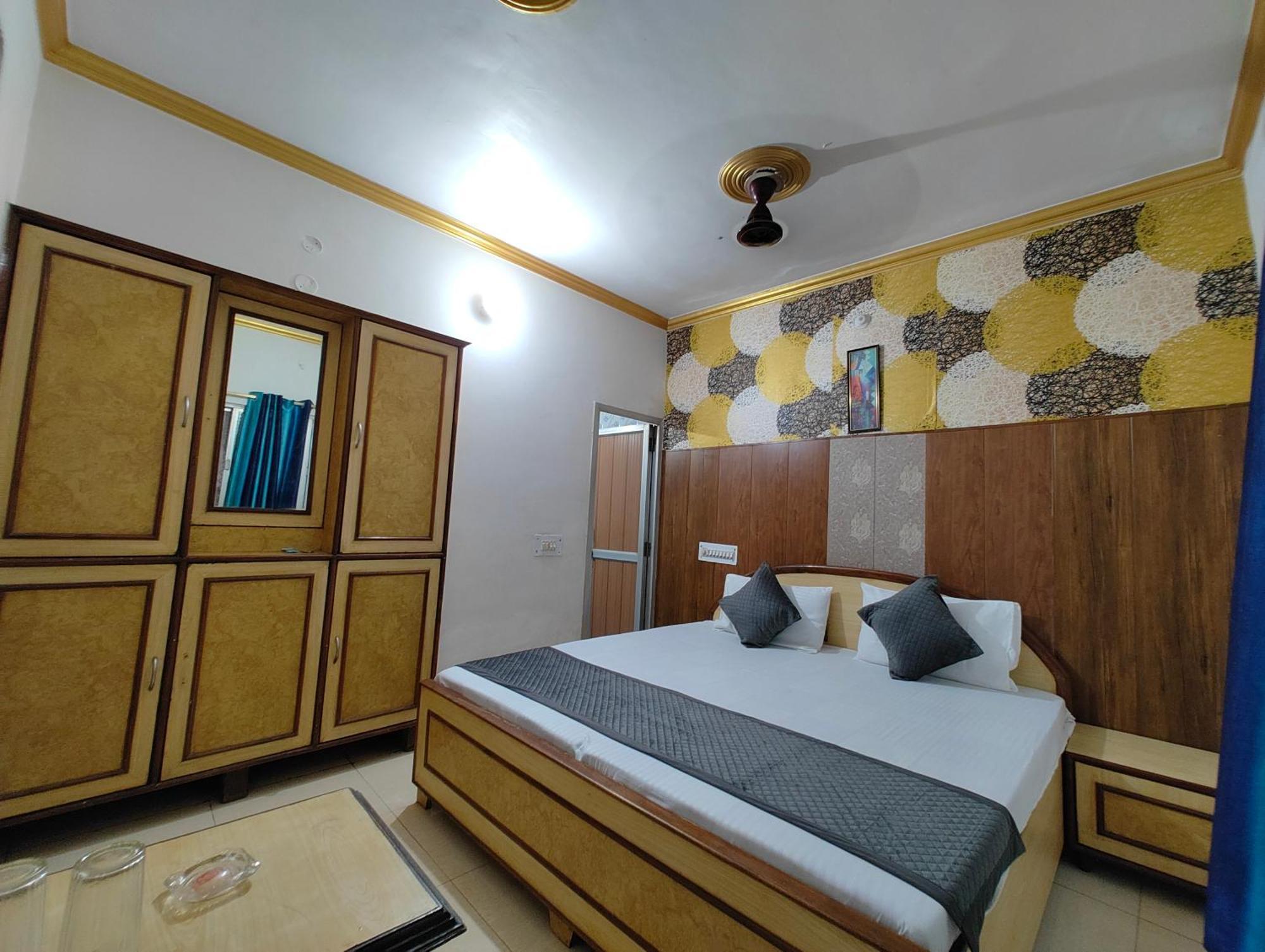 Hotel Swarajya Palace Агра Екстер'єр фото
