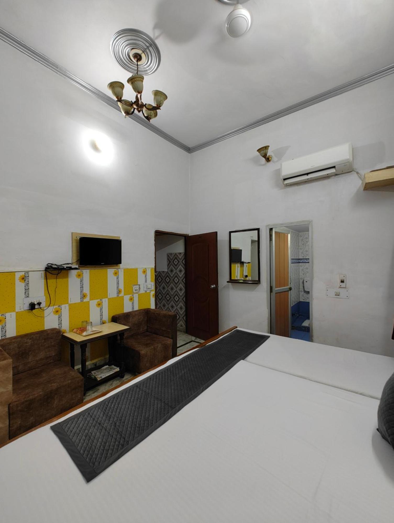 Hotel Swarajya Palace Агра Екстер'єр фото