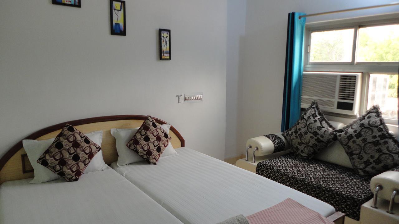 Hotel Swarajya Palace Агра Екстер'єр фото